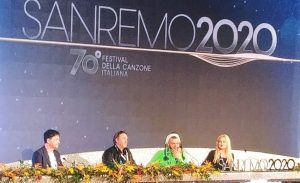 alt="immagine presentazione stampa"/