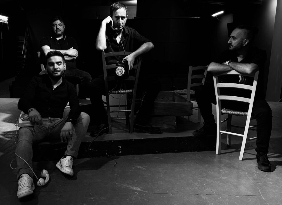 ritratto in bianco e nero della band la classe dirigente